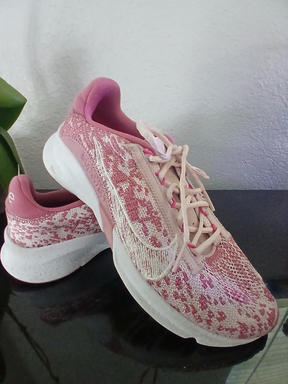 Nike Women’s Pink and White Running Sneakers